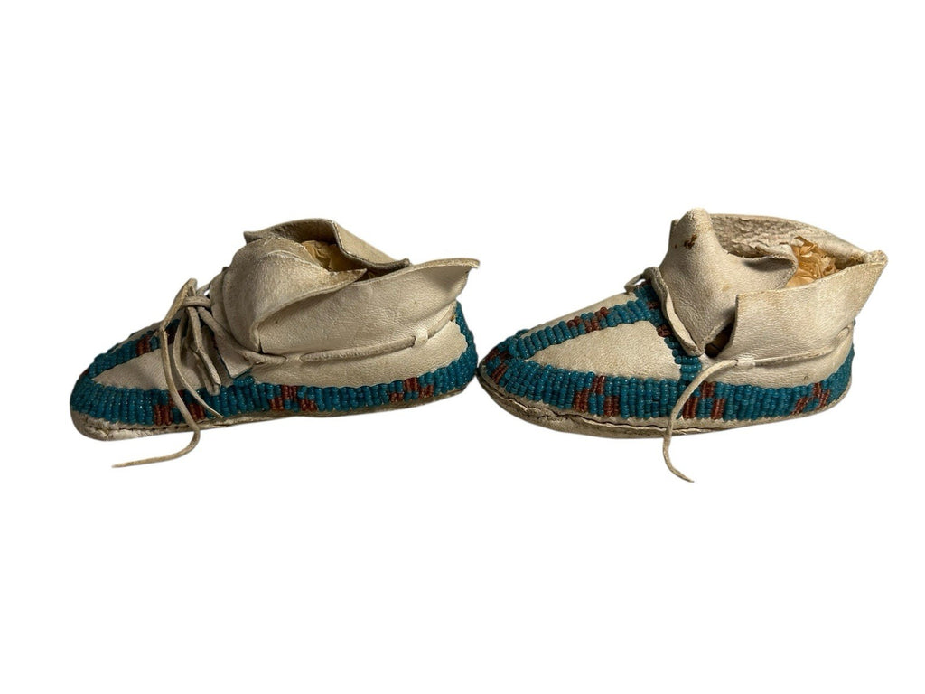 Anitque Native American Nothern Plains Sioux Baby or Child Beaded Moccasins