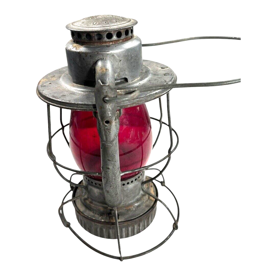 Vintage N.Y. C.S.  Dietz Vesta Railroad Lantern with Red Globe Dietz New York US