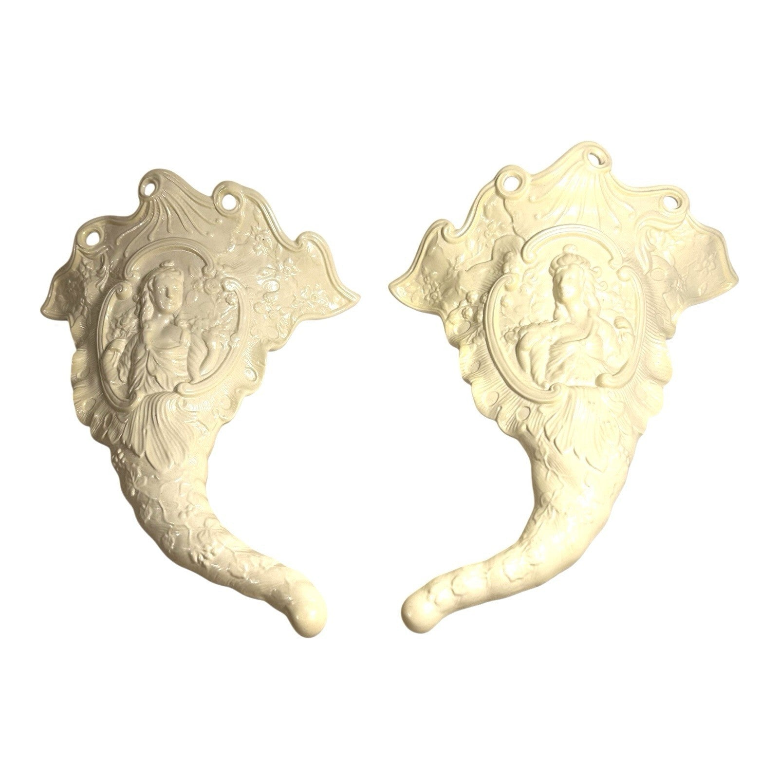Vintage Set of 2 Two Williamsburg Wedgwood Etruria Wall Pocket