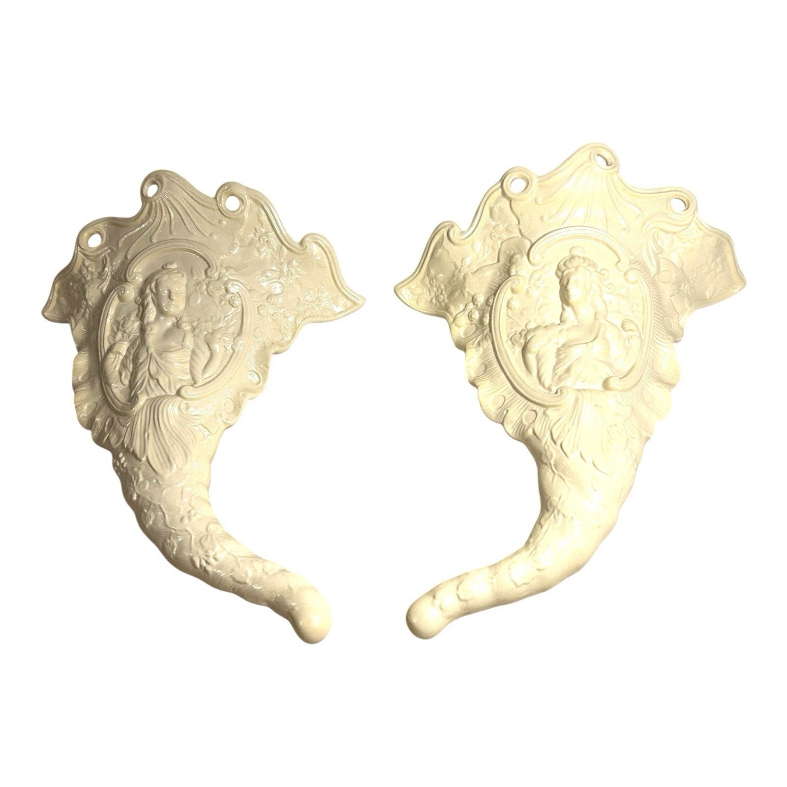 Vintage Set of 2 Two Williamsburg Wedgwood Etruria Wall Pocket