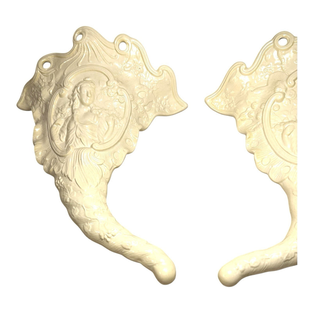 Vintage Set of 2 Two Williamsburg Wedgwood Etruria Wall Pocket