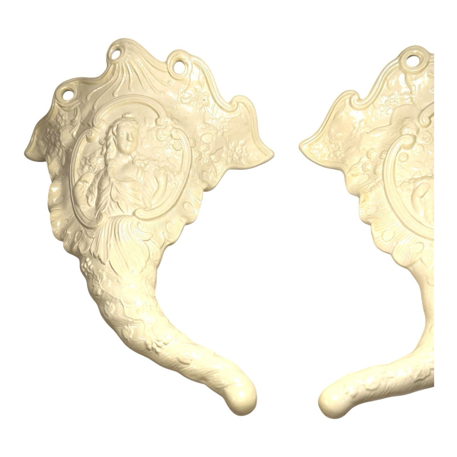 Vintage Set of 2 Two Williamsburg Wedgwood Etruria Wall Pocket