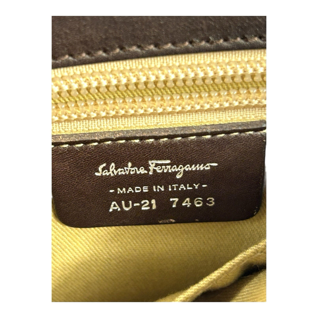 Genuine Salvatore Ferragamo Leather Purse AU-21 7463