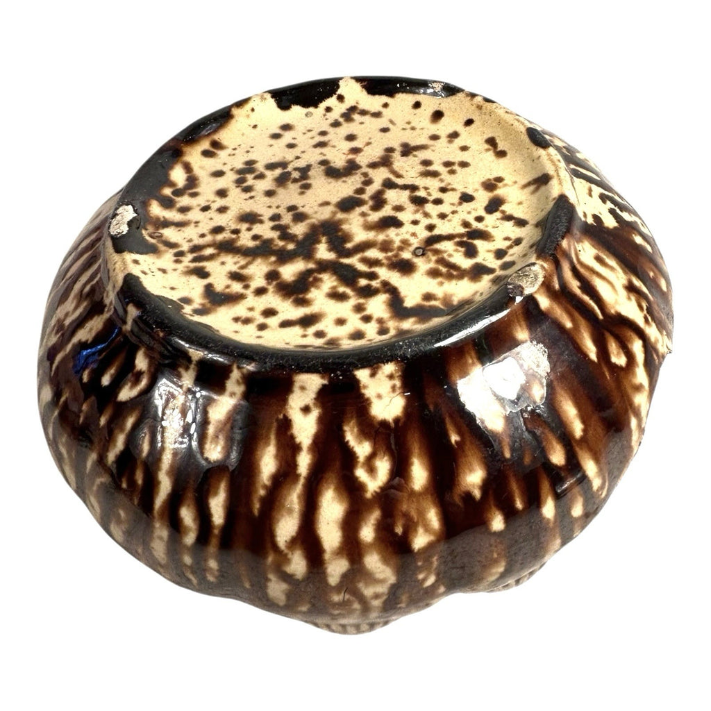 Antique Rockingham Bennington Clam Shell Spittoon Owned by Martha Stewart
