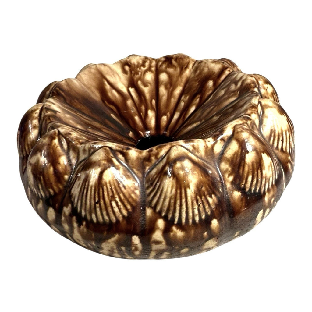 Antique Rockingham Bennington Clam Shell Spittoon Owned by Martha Stewart