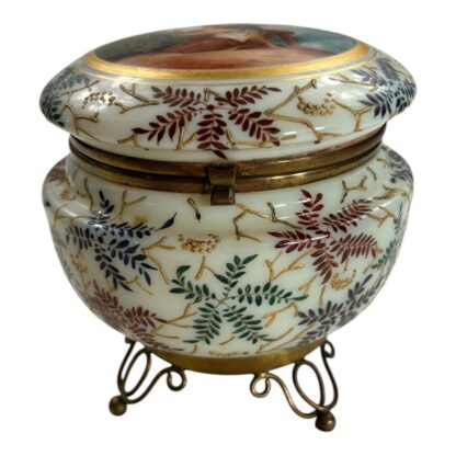 Antique Wavecrest Portrait & Grape Leaf Design Dresser Box - Image 5